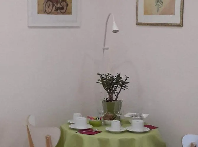 Отель типа "постель и завтрак" Le Tre Sorelle A Testaccio 3*
