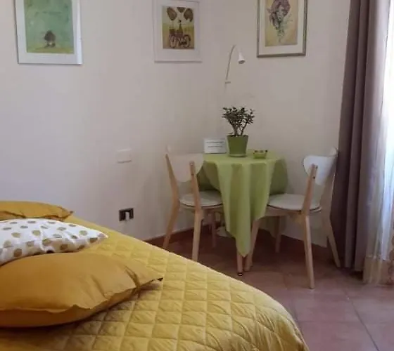 Отель типа "постель и завтрак" Le Tre Sorelle A Testaccio 3*