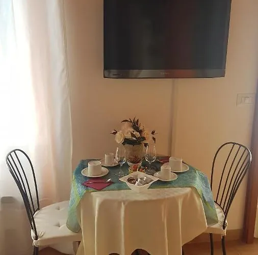 Отель типа "постель и завтрак" Le Tre Sorelle A Testaccio Рим